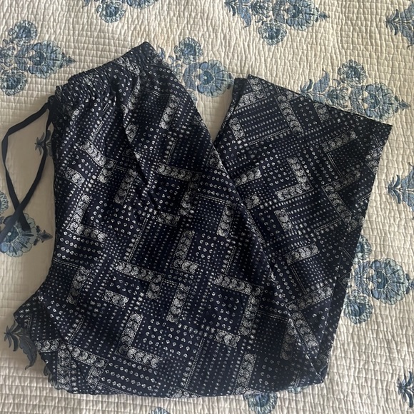 NWT LL Bean Flannel Pant Blue Bandanna Print - Picture 2 of 5